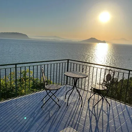 Punta Lingua Relais- 1 Sunrise Terrace * Procida